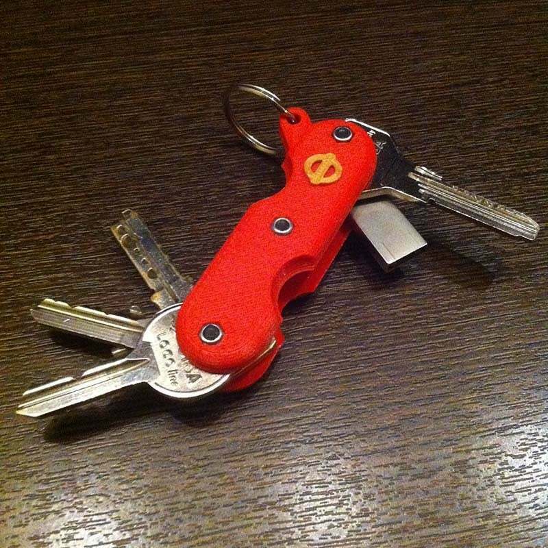 Llavero estilo navaja suiza impreso en 3D