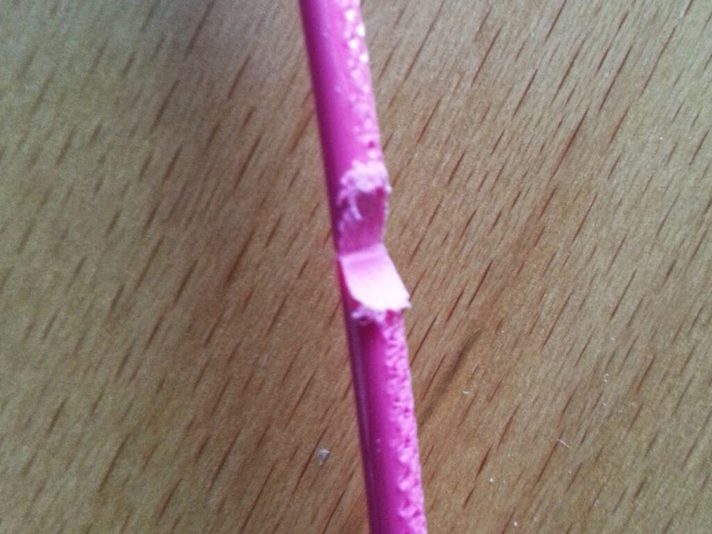 Filamento mordido o mal alimentado