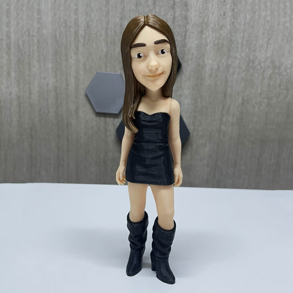 Persona 3D - Chica vestido negro