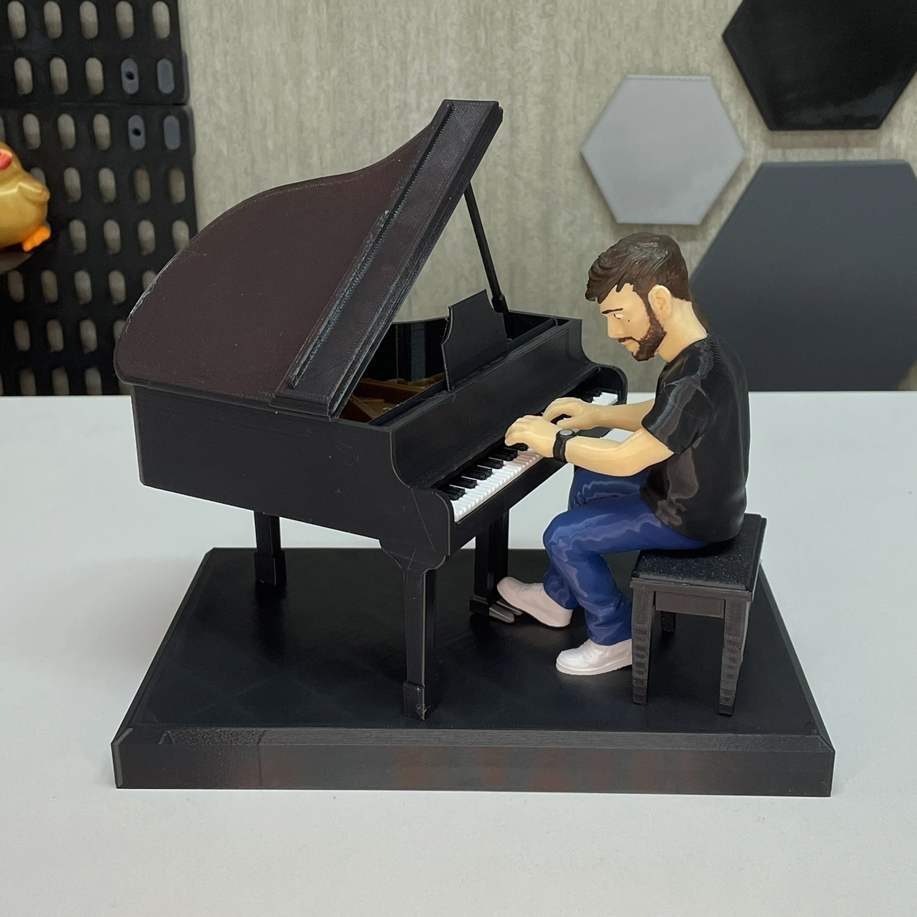 Persona 3D - Pianista